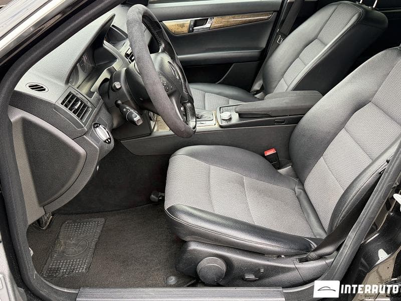 Mercedes C 220 2008 — Миниатюра 7