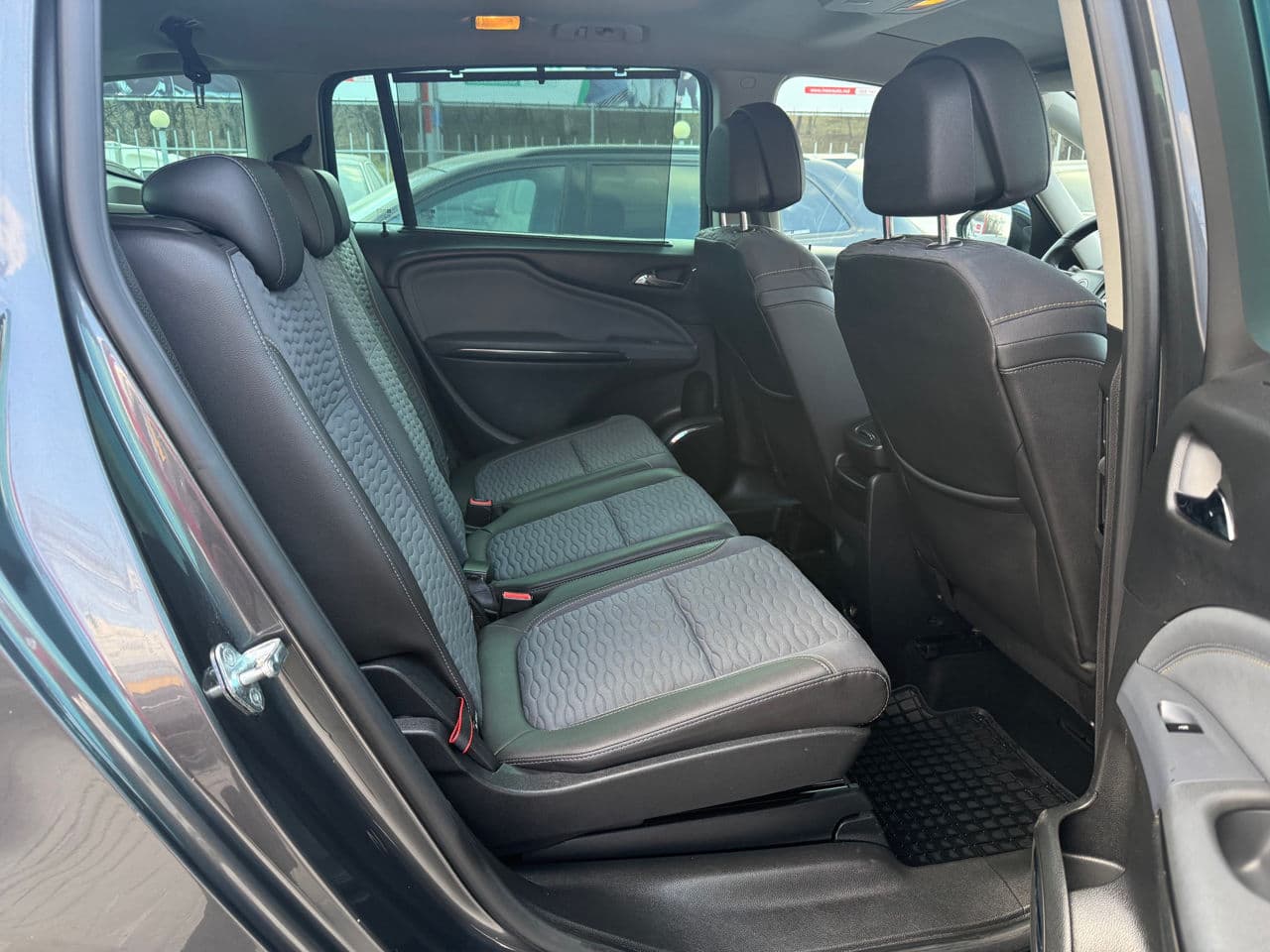 Opel Zafira 2012 — Миниатюра 16