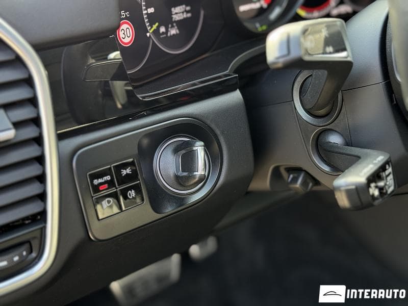 2020 Porsche Cayenne Turbo S-E Hybrid Coupe — Miniatură 9