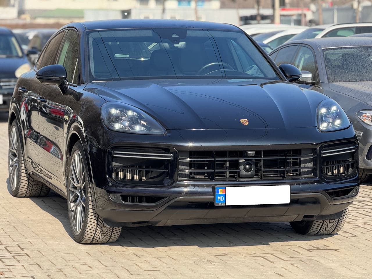 2020 Porsche Cayenne Turbo S-E Hybrid Coupe — Miniatură 3