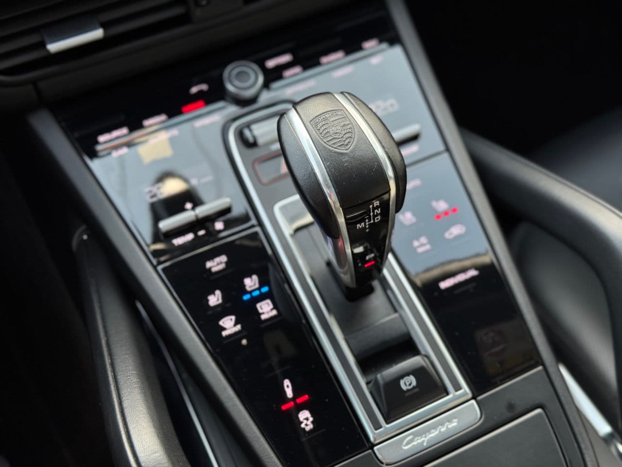 2020 Porsche Cayenne Turbo S-E Hybrid Coupe — Miniatură 19