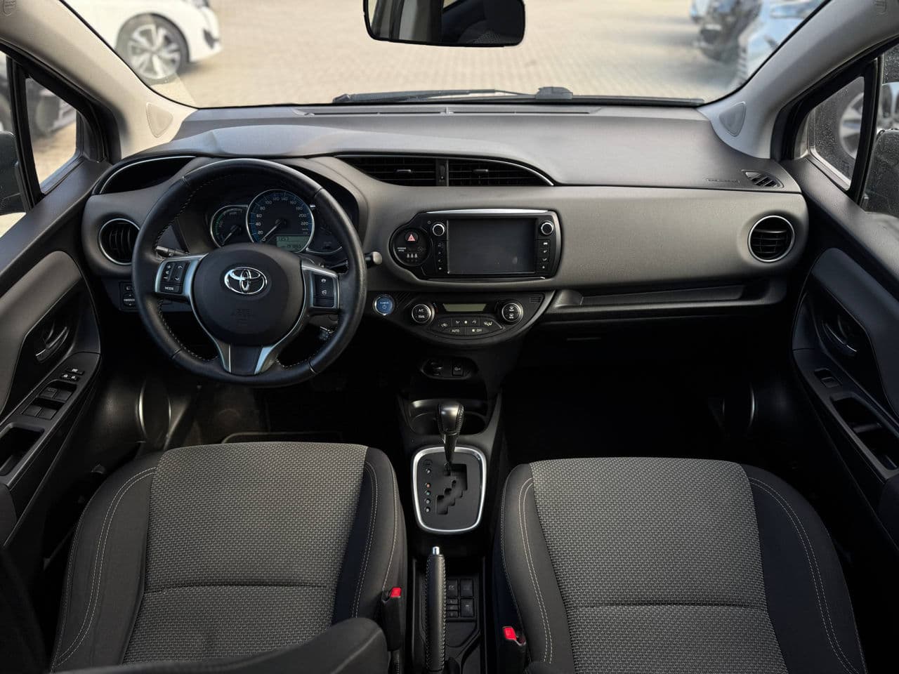 Toyota Yaris 2016 — Миниатюра 6