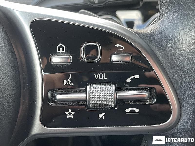 2021 Mercedes CLA 200 — Miniatură 13