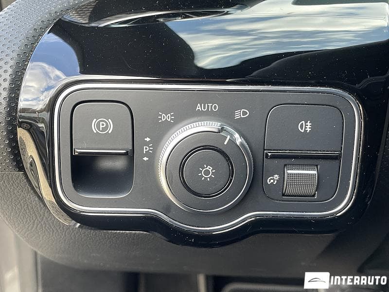 2021 Mercedes CLA 200 — Miniatură 10