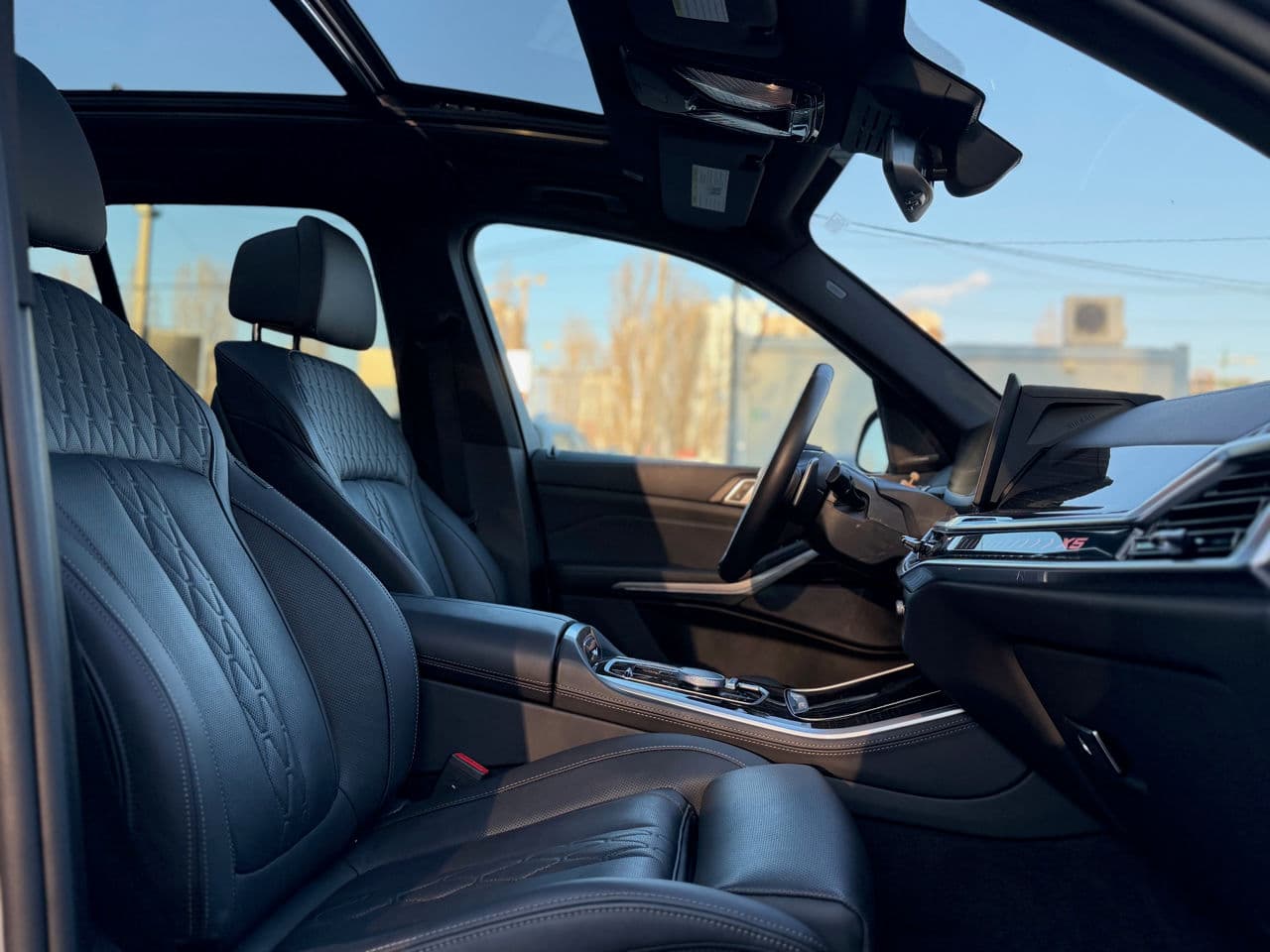 2024 BMW X5 5.0e — Miniatură 16