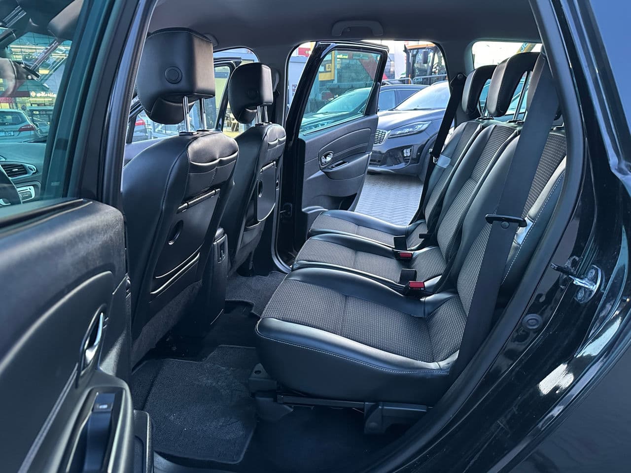2015 Renault Grand Scenic — Miniatură 13