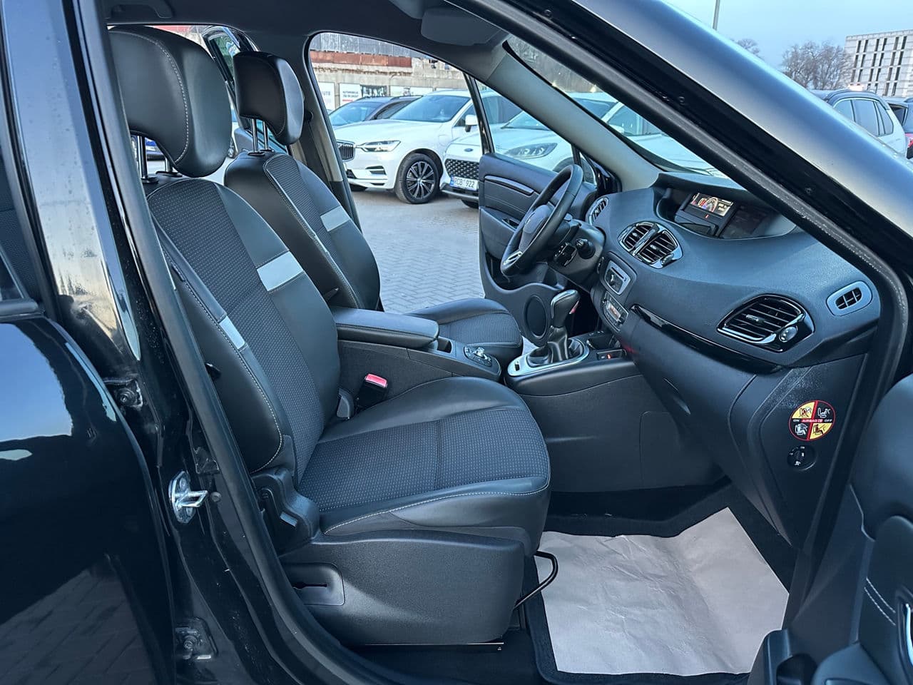 2015 Renault Grand Scenic — Miniatură 15