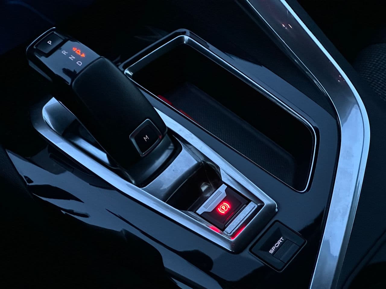 2020 Peugeot 3008 — Miniatură 11