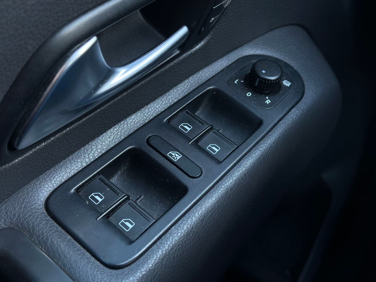 2015 Volkswagen Amarok — Miniatură 6