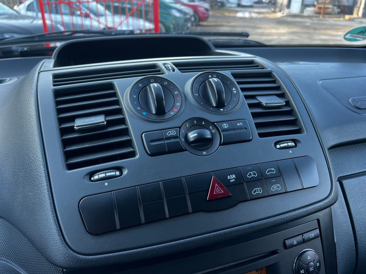 2014 Mercedes Vito — Miniatură 10
