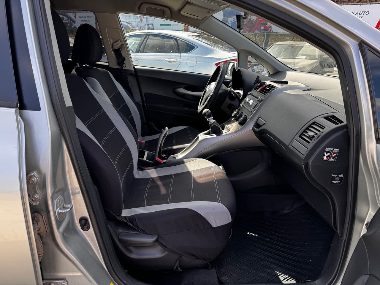 Toyota Auris 2009 — Миниатюра 5