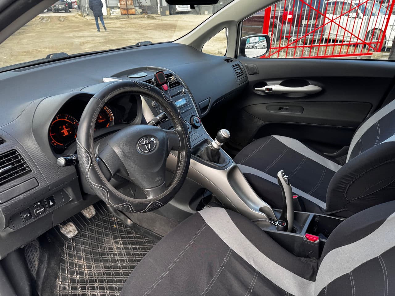 Toyota Auris 2009 — Миниатюра 6