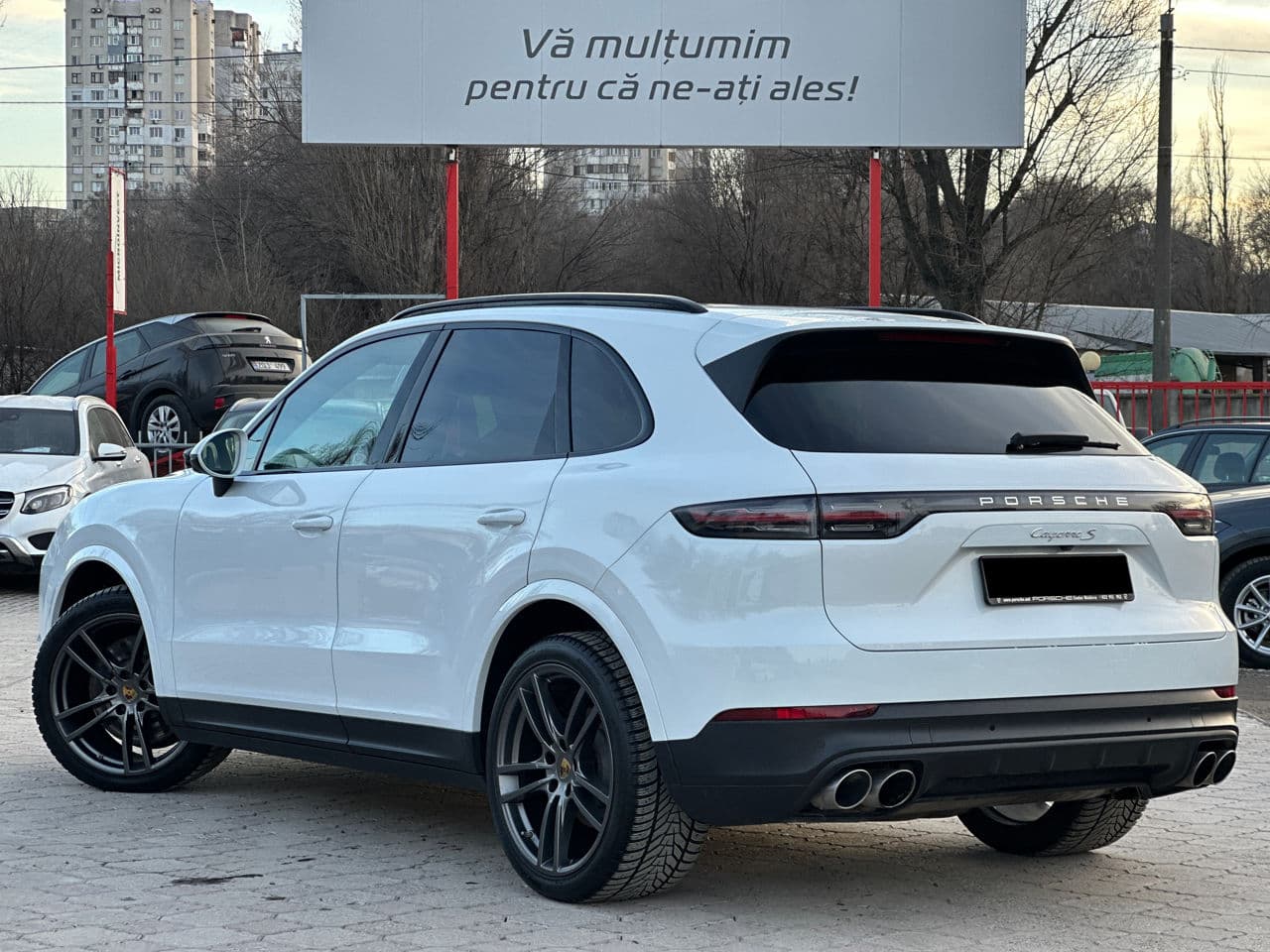 2017 Porsche Cayenne S — Miniatură 3