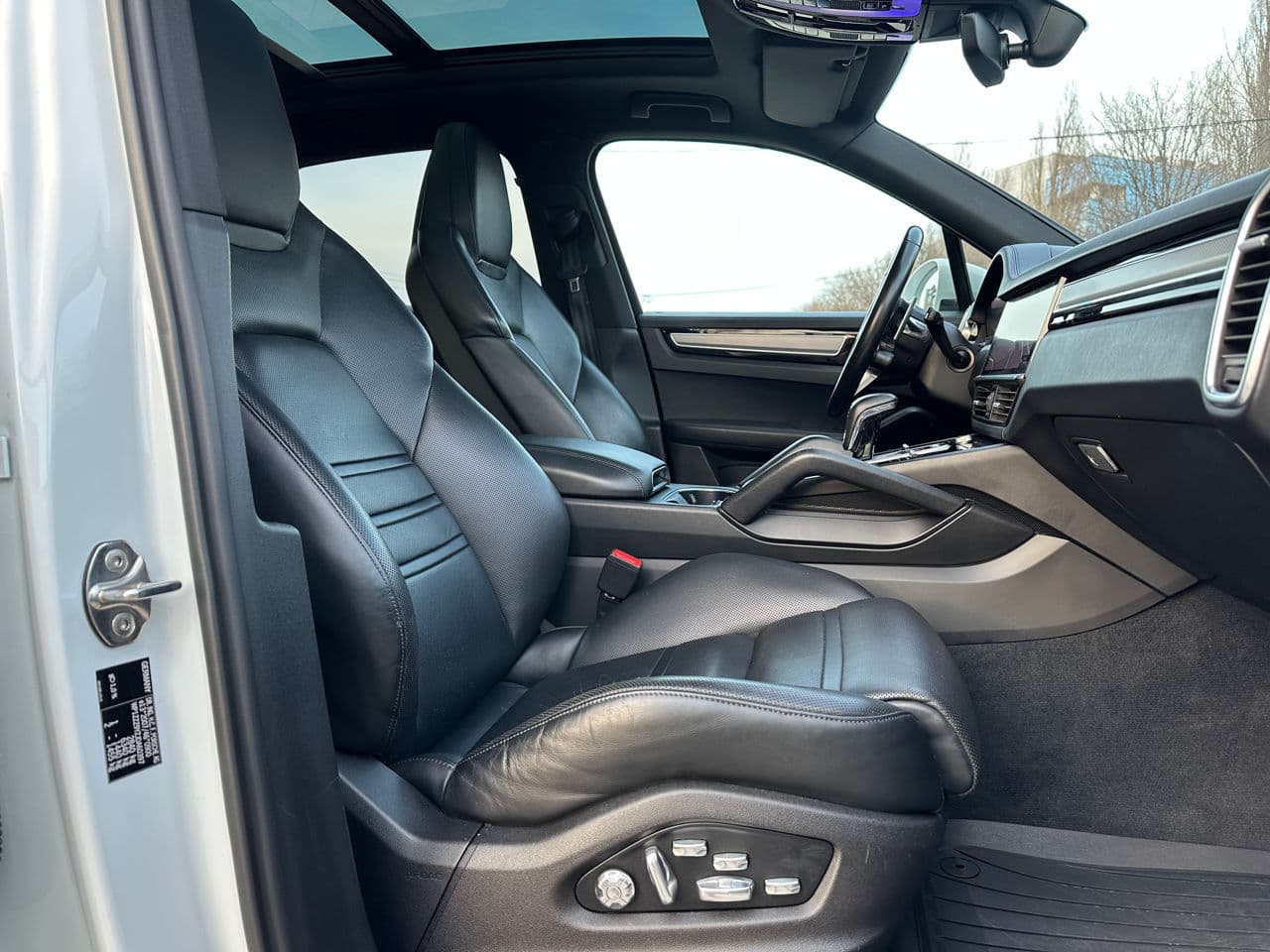 2017 Porsche Cayenne S — Miniatură 16