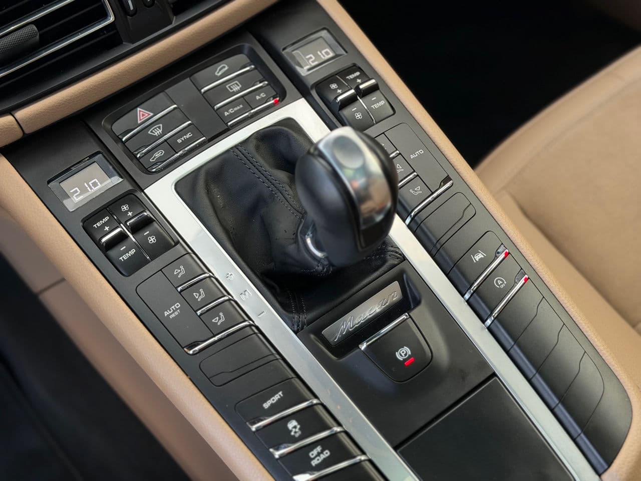 2021 Porsche Macan — Miniatură 15