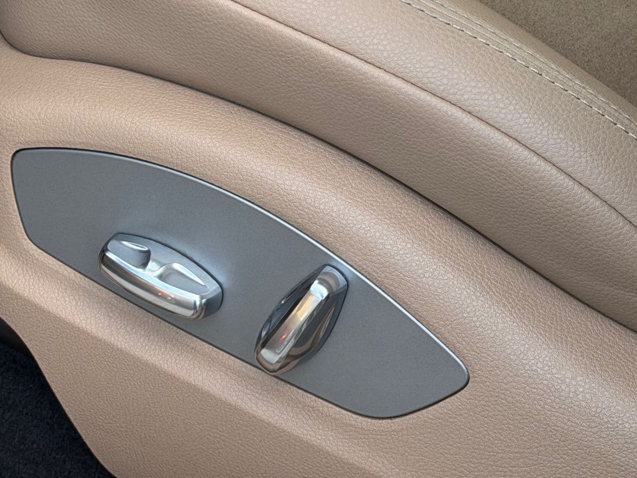 2021 Porsche Macan — Miniatură 9