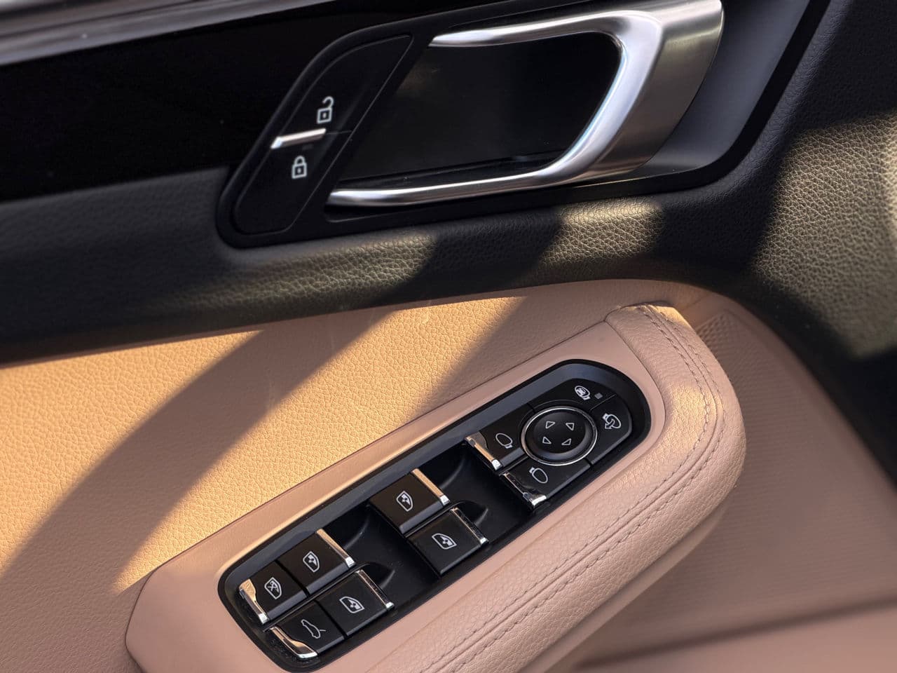 2021 Porsche Macan — Miniatură 7