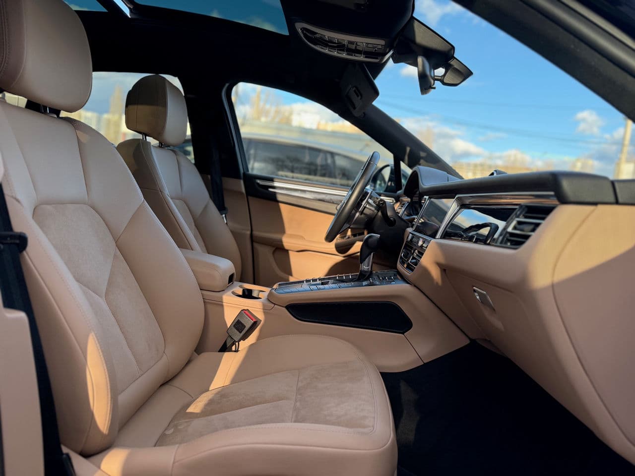 2021 Porsche Macan — Miniatură 16