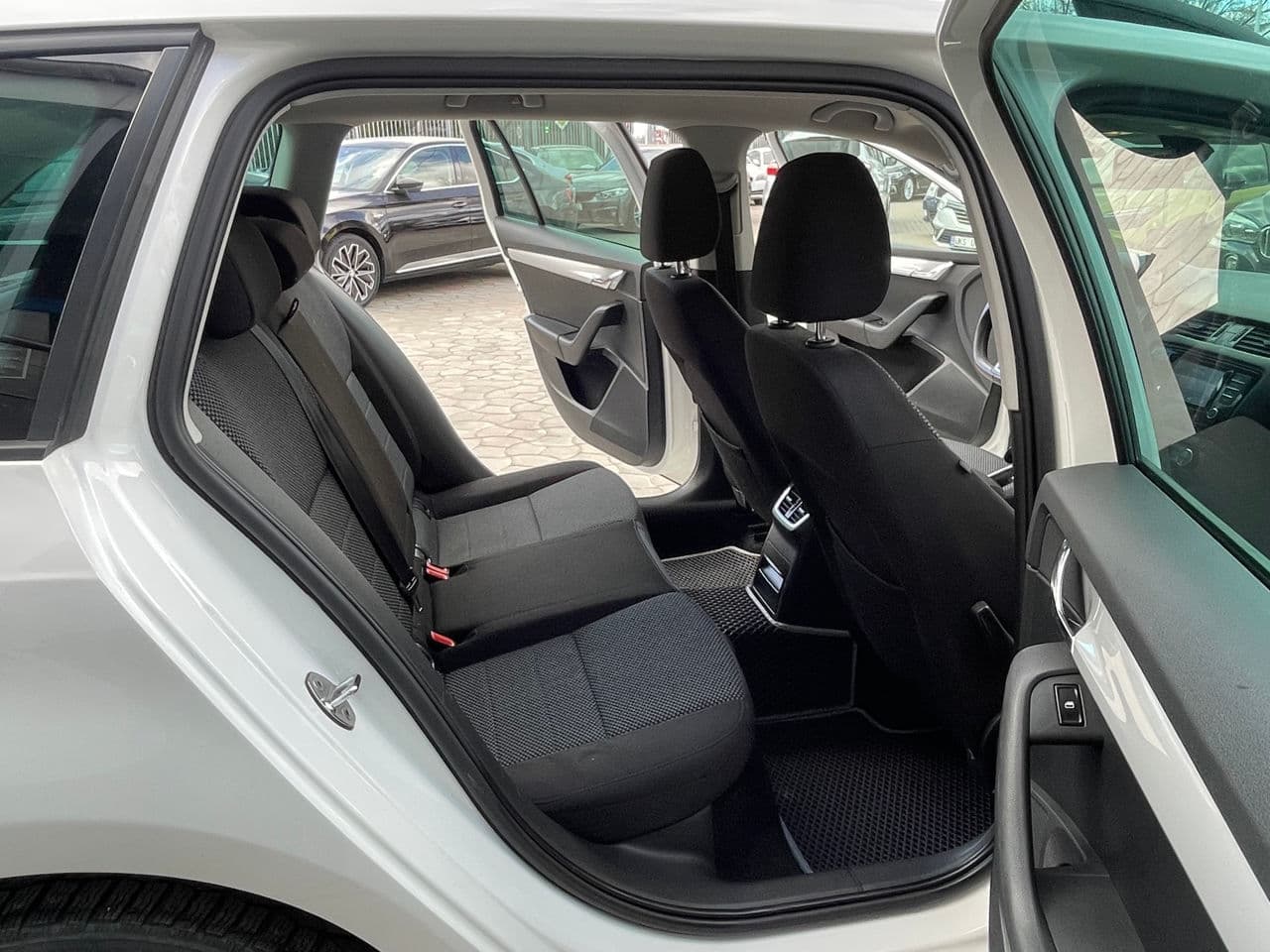 2013 Skoda Octavia — Miniatură 16