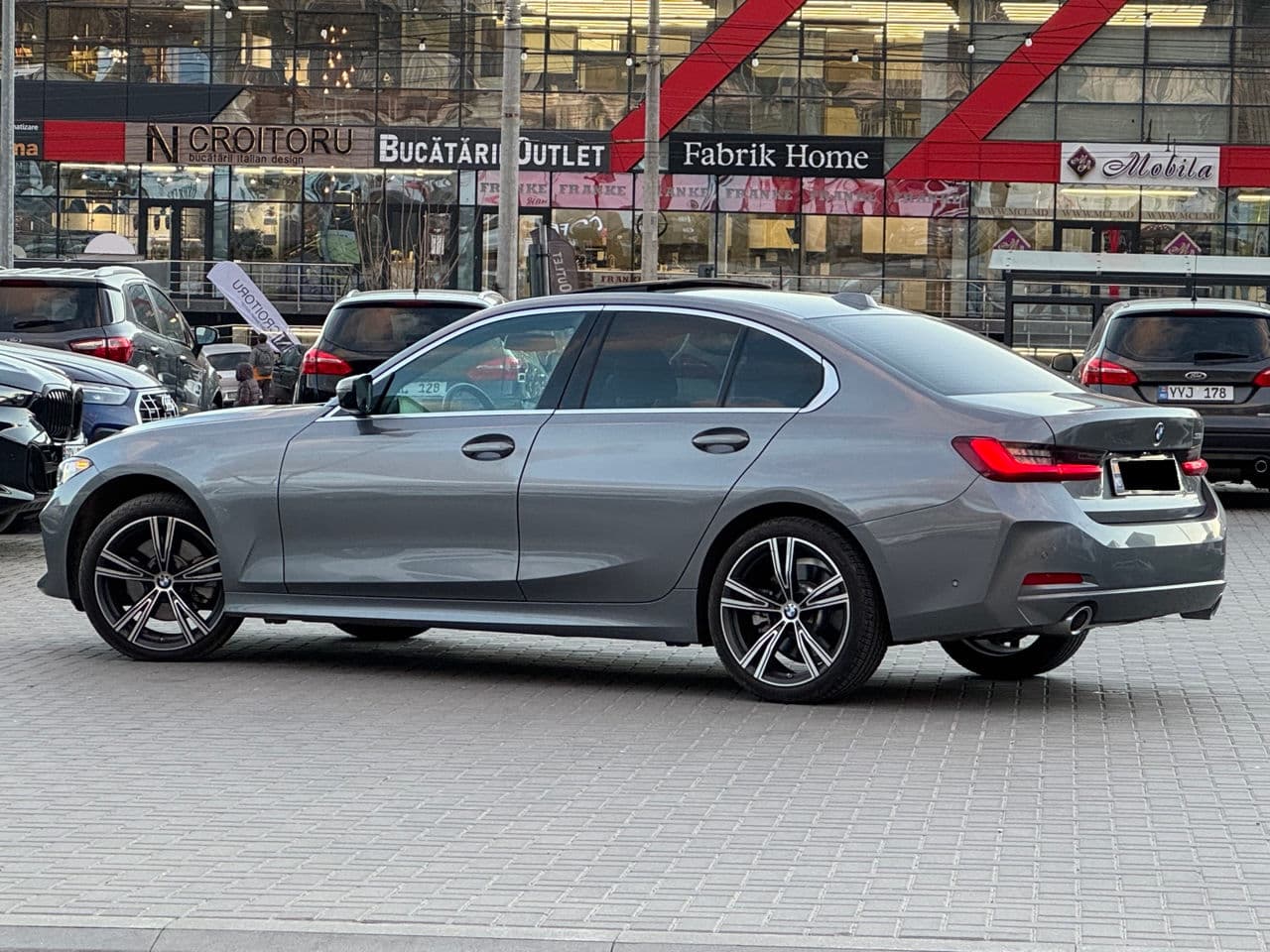 2024 BMW 330 — Miniatură 4