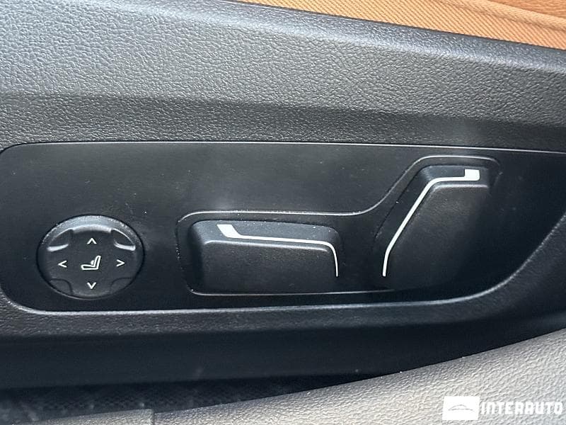 2024 BMW 330 — Miniatură 16