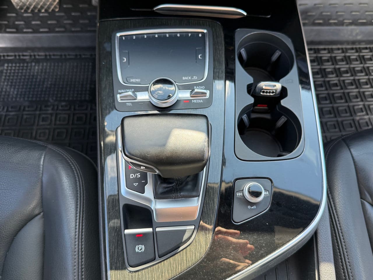 2017 Audi Q7 — Miniatură 12