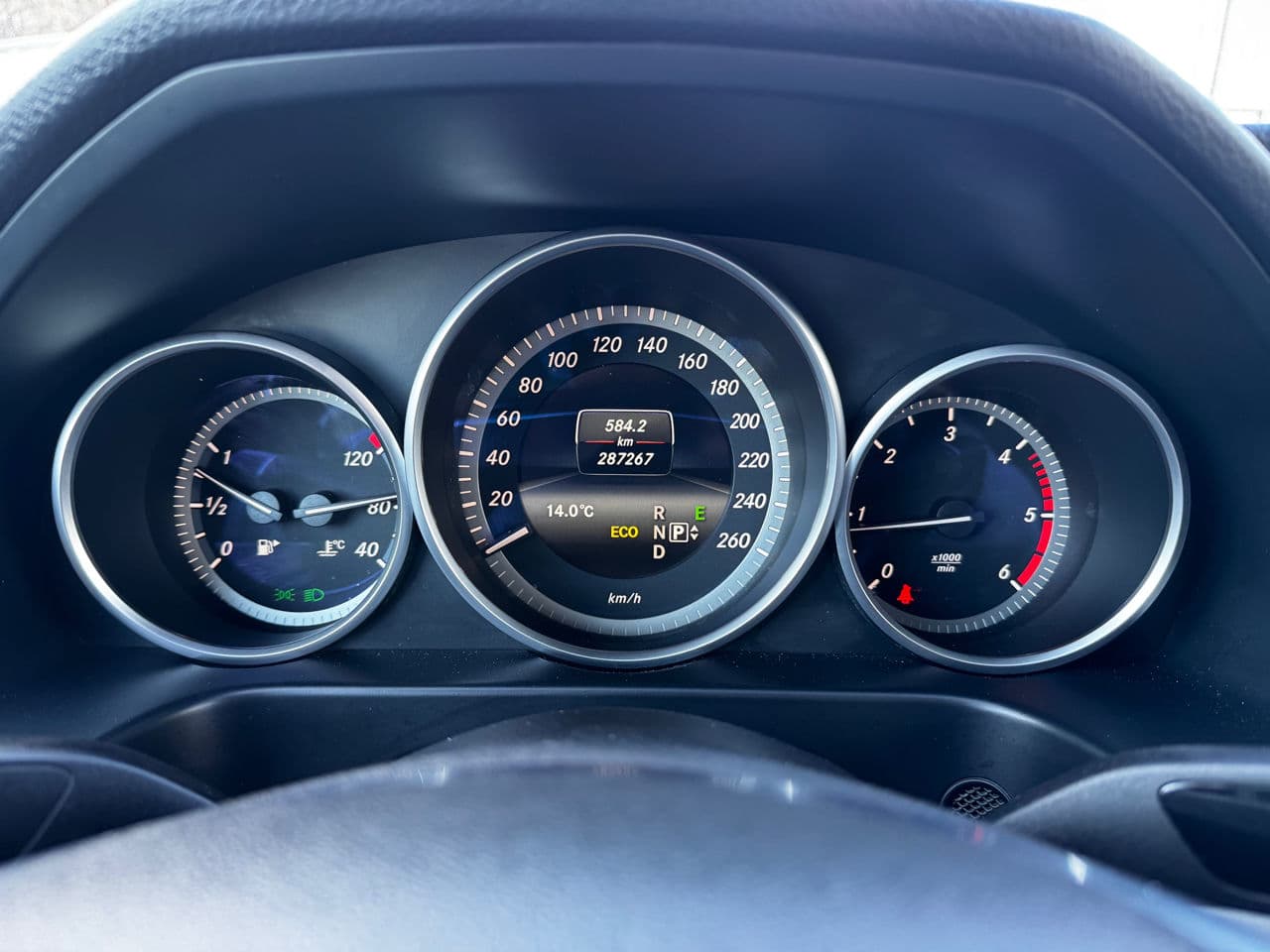 2015 Mercedes E 220 — Miniatură 10