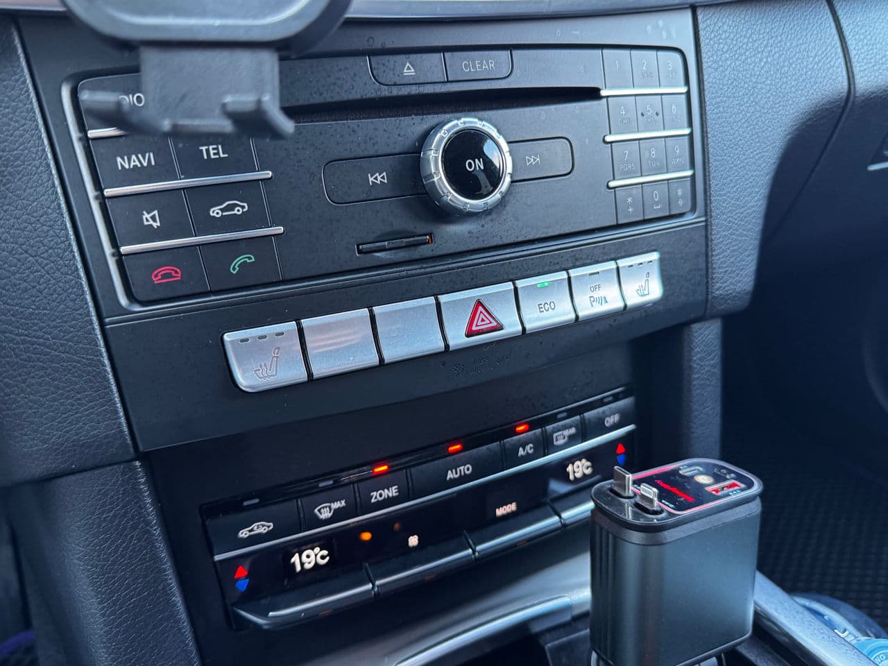 2015 Mercedes E 220 — Miniatură 14