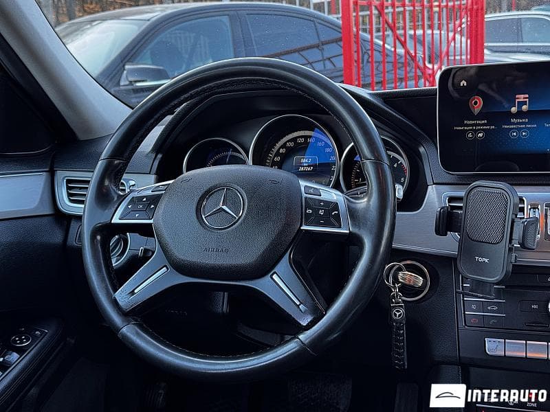 2015 Mercedes E 220 — Miniatură 11