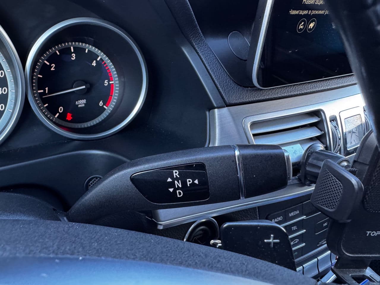 2015 Mercedes E 220 — Miniatură 12