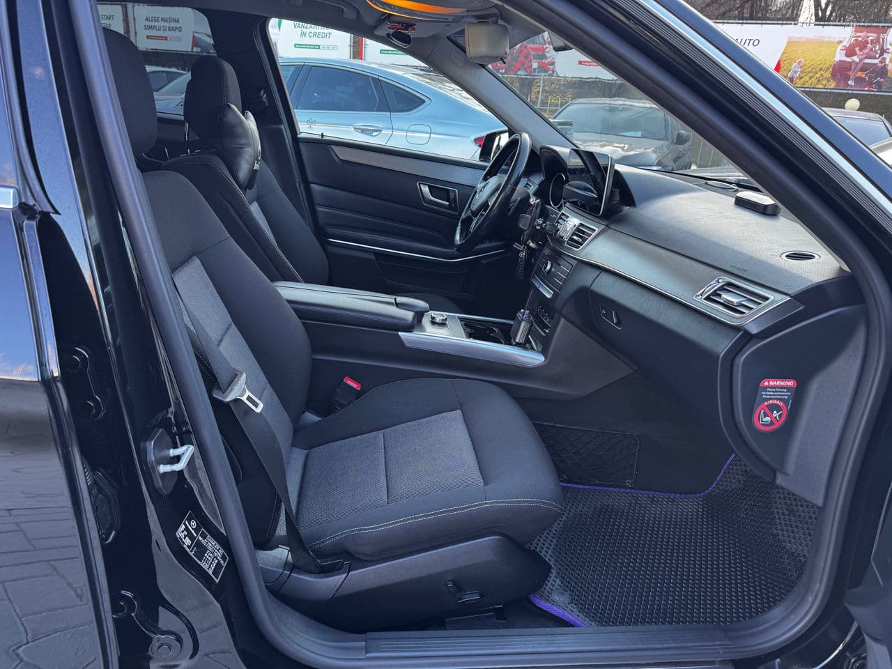 2015 Mercedes E 220 — Miniatură 6