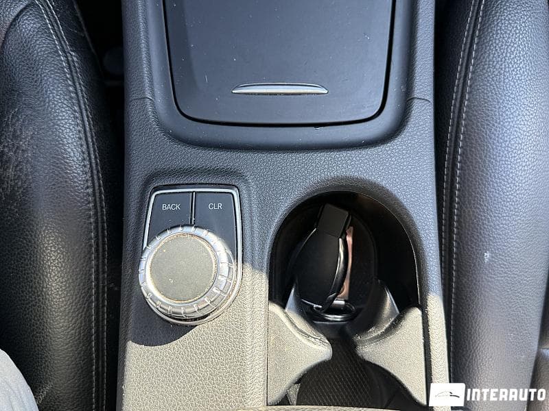 2015 Mercedes GLA 250 — Miniatură 12