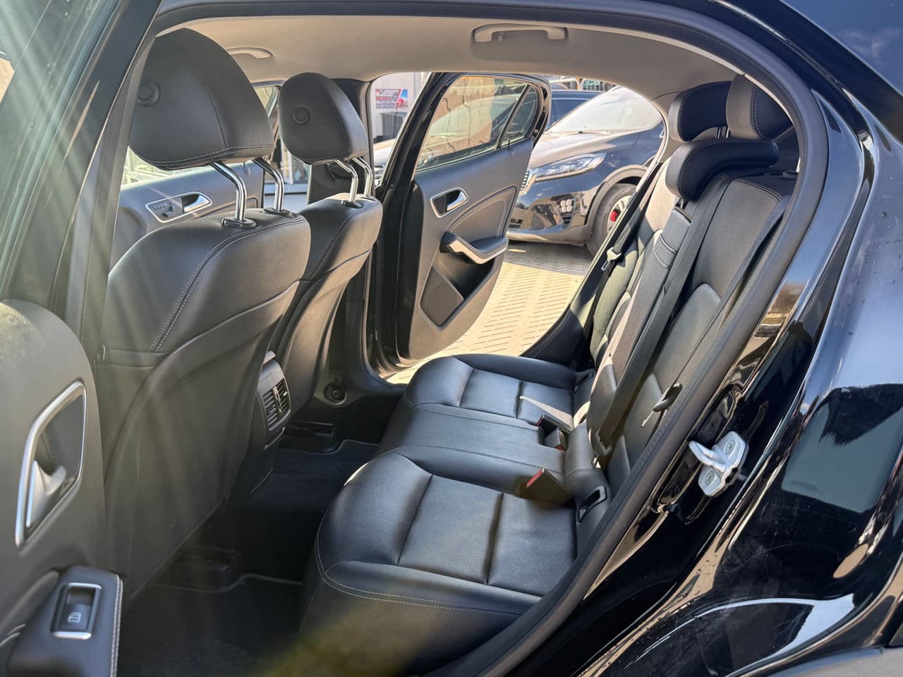 2015 Mercedes GLA 250 — Miniatură 13