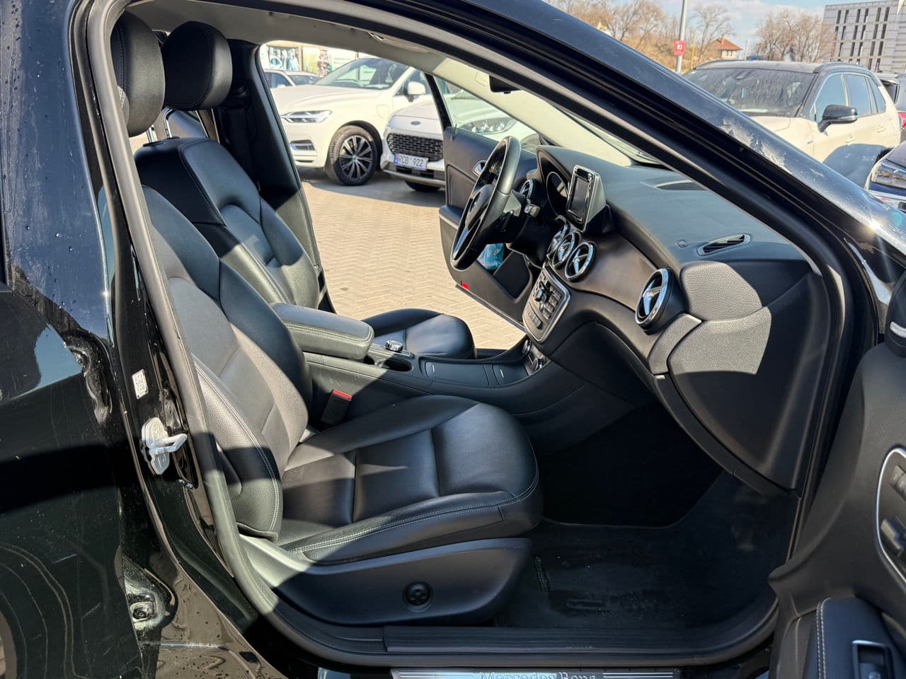 2015 Mercedes GLA 250 — Miniatură 15