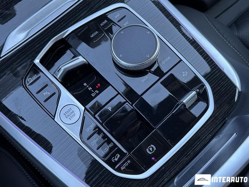 BMW X7 4.0i 2024 — Миниатюра 18