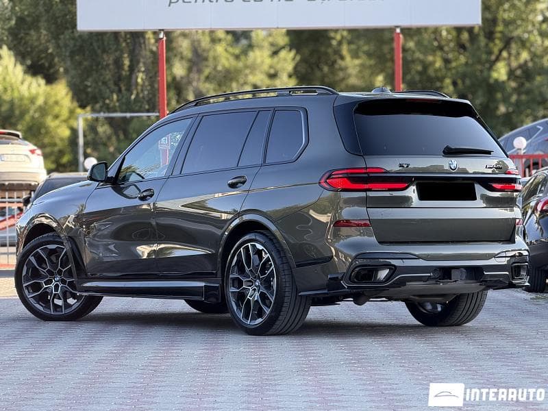 BMW X7 4.0i 2024 — Миниатюра 3