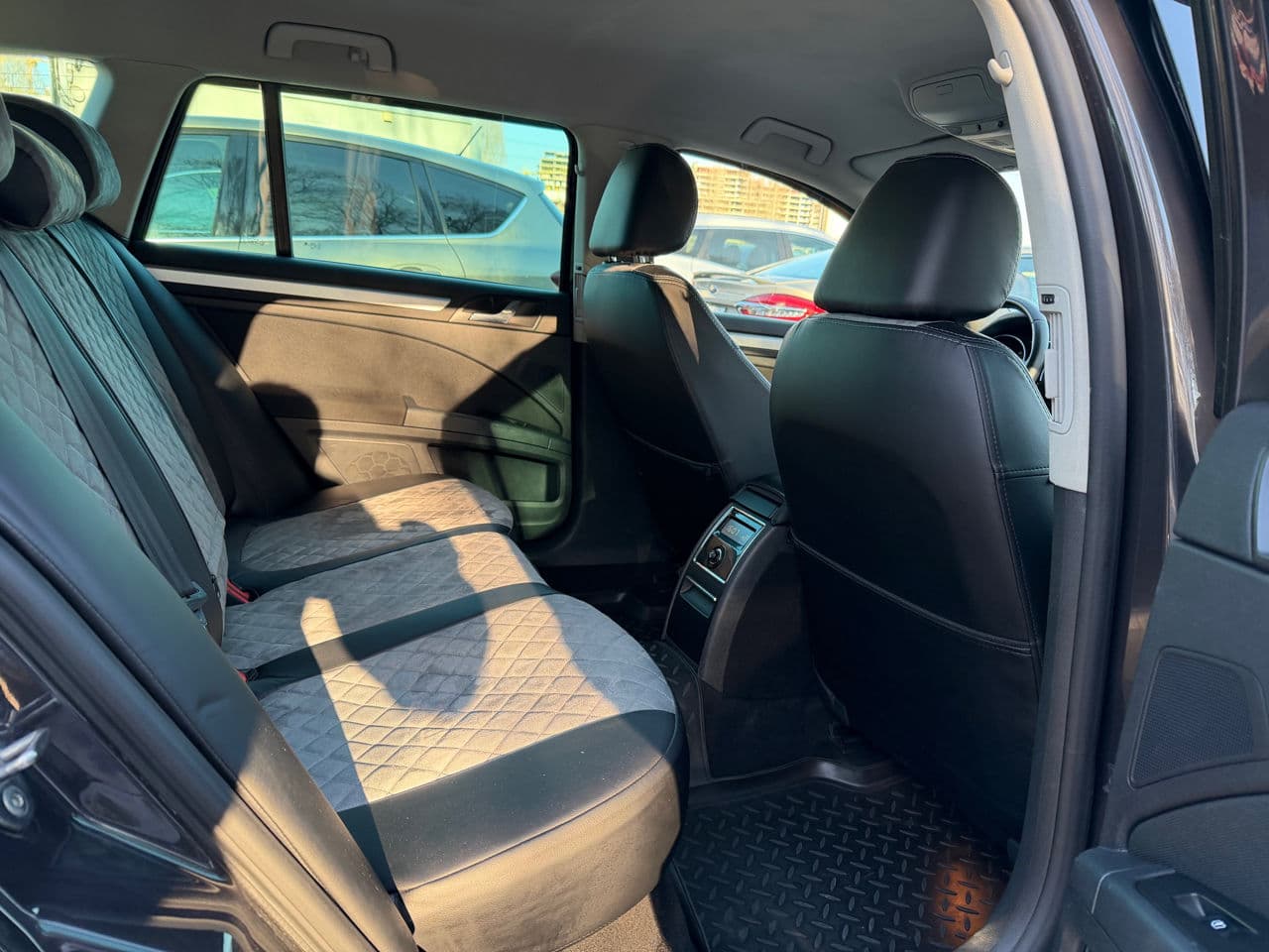 2011 Skoda Superb — Miniatură 16