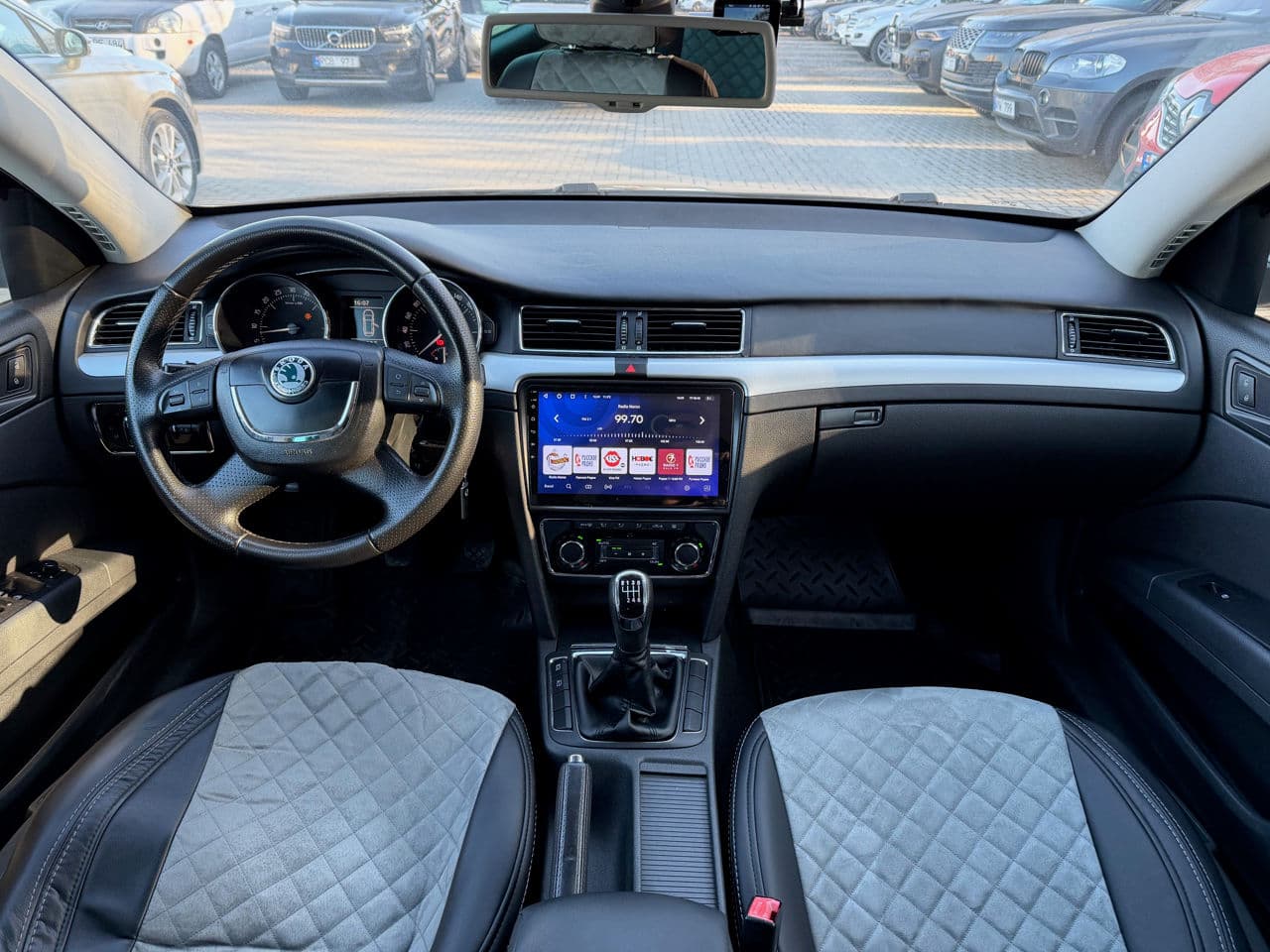 2011 Skoda Superb — Miniatură 9