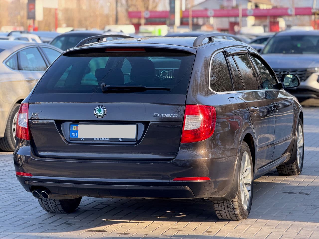 2011 Skoda Superb — Miniatură 2