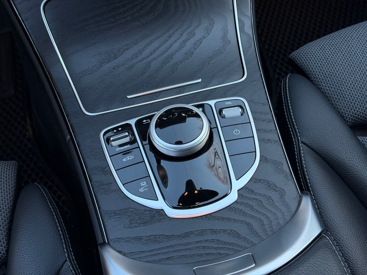 2016 Mercedes C 350e — Miniatură 14