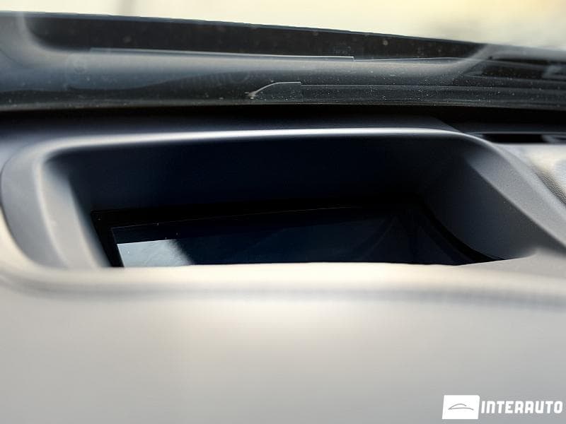 BMW 330E 2016 — Миниатюра 10