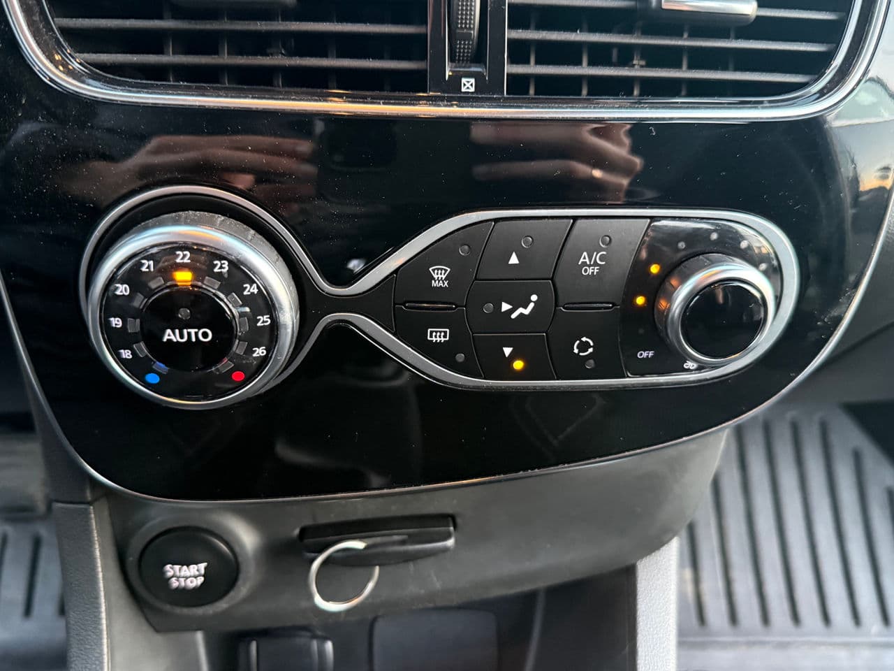 2019 Renault Clio — Miniatură 10