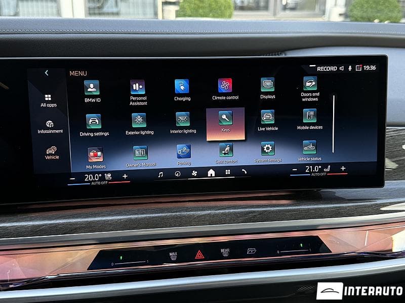 2024 BMW 750e XDrive — Miniatură 10