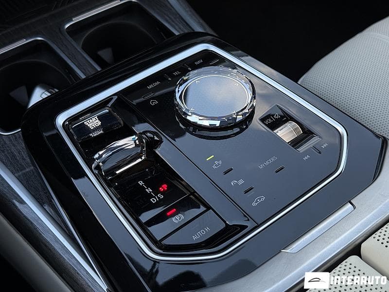 2024 BMW 750e XDrive — Miniatură 7