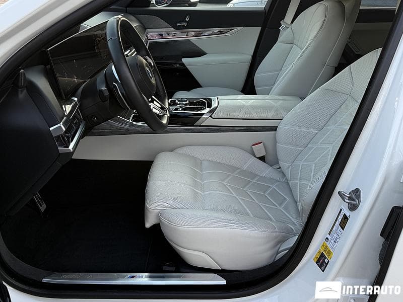 2024 BMW 750e XDrive — Miniatură 5