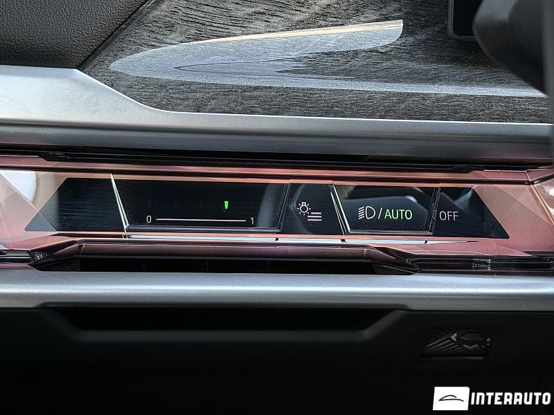 2024 BMW 750e XDrive — Miniatură 11
