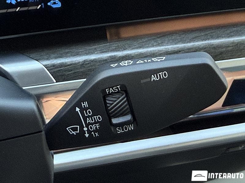 2024 BMW 750e XDrive — Miniatură 15