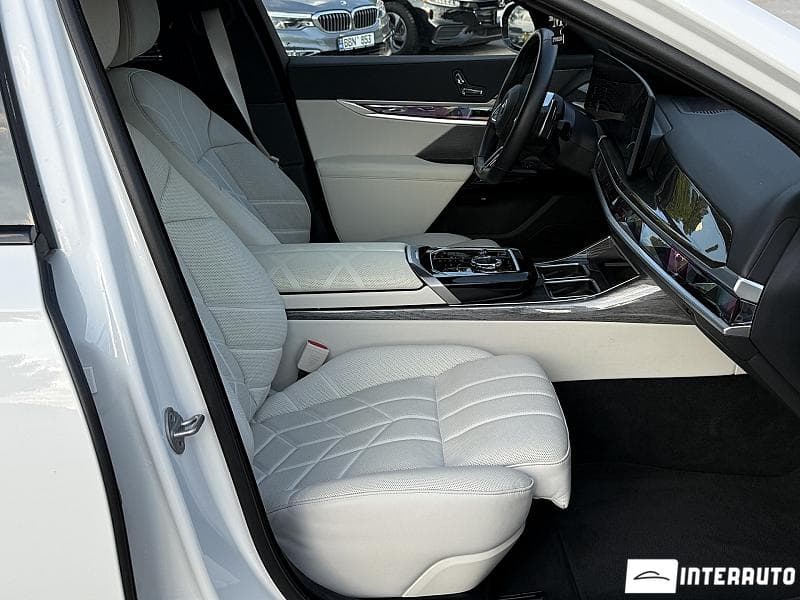 2024 BMW 750e XDrive — Miniatură 19
