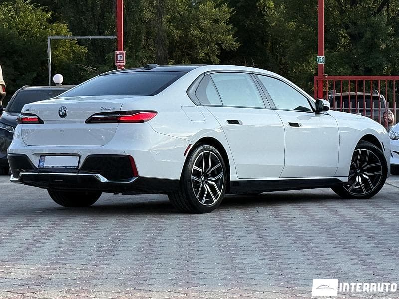 2024 BMW 750e XDrive — Miniatură 3