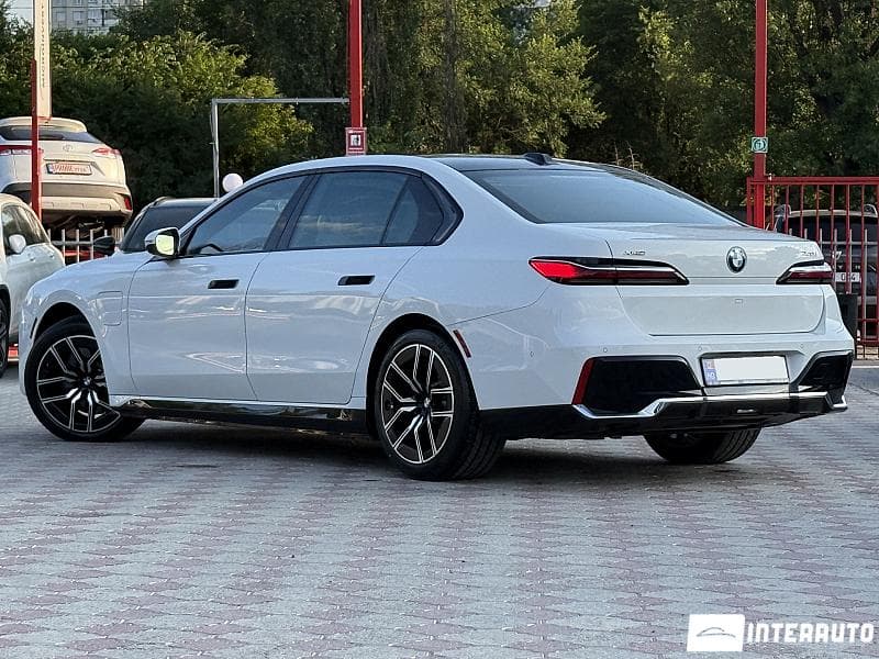 2024 BMW 750e XDrive — Miniatură 2